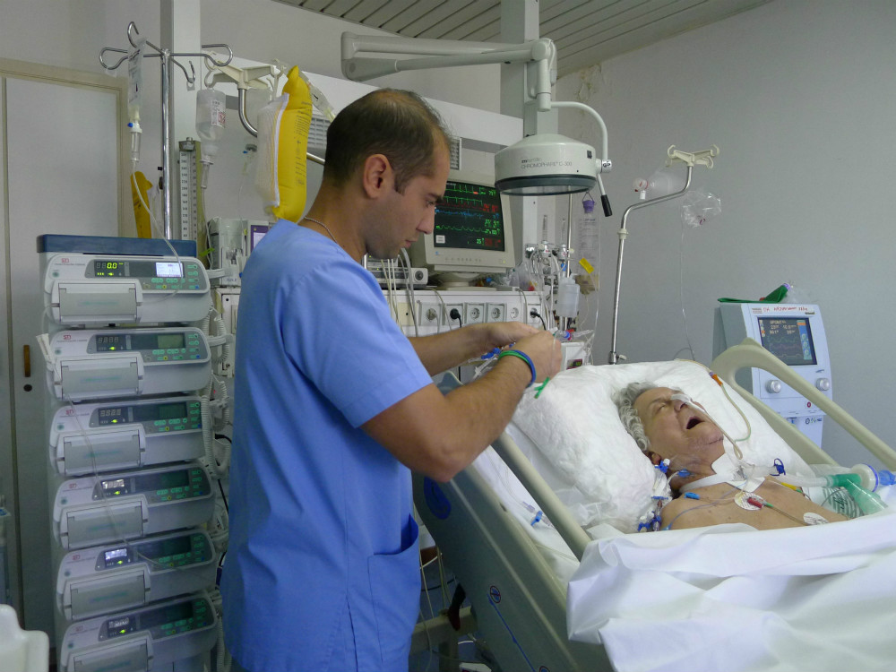 1500H iv pump in Greece hospital